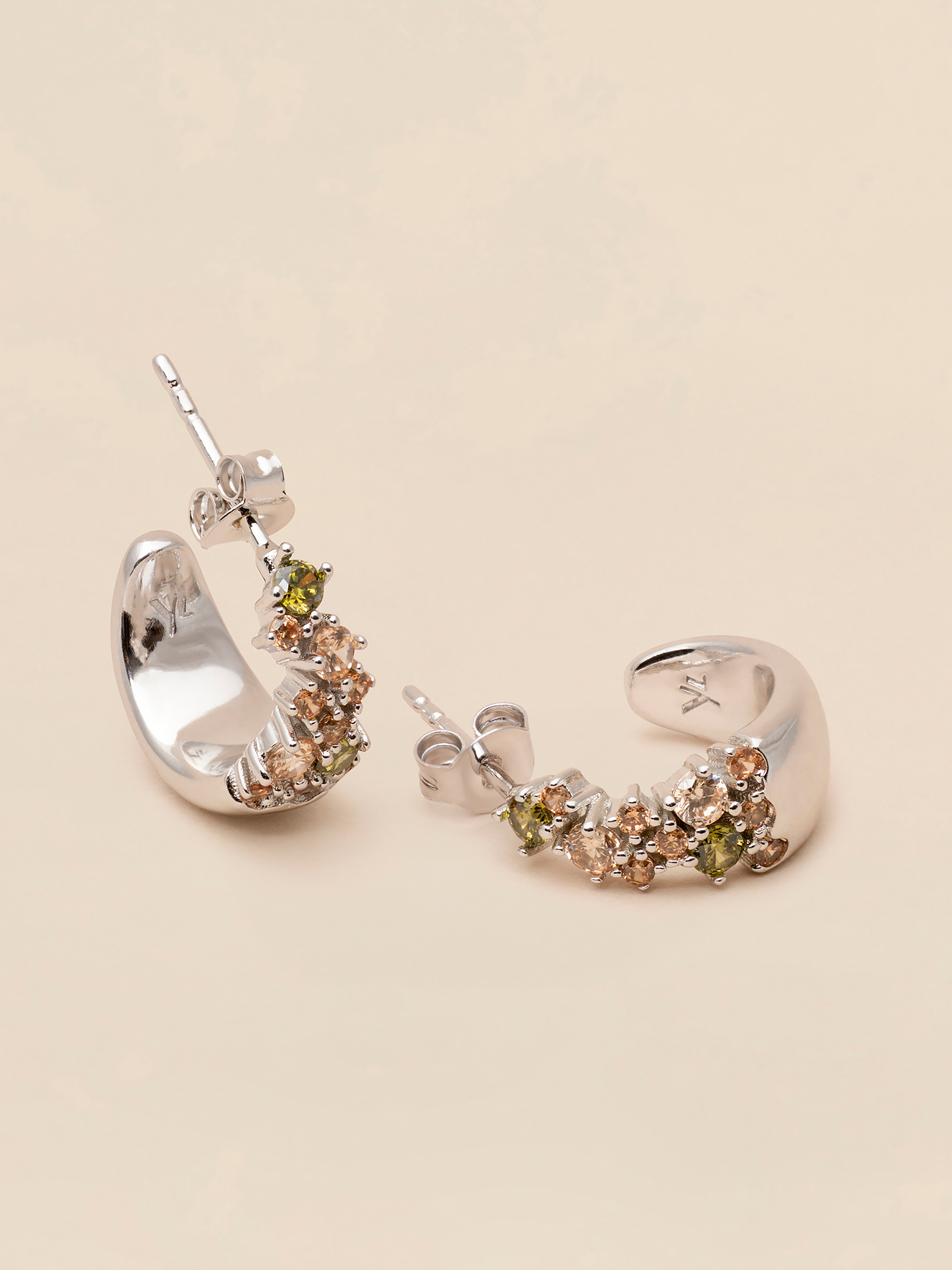 Petite Meadow earrings – Peridot (silver)