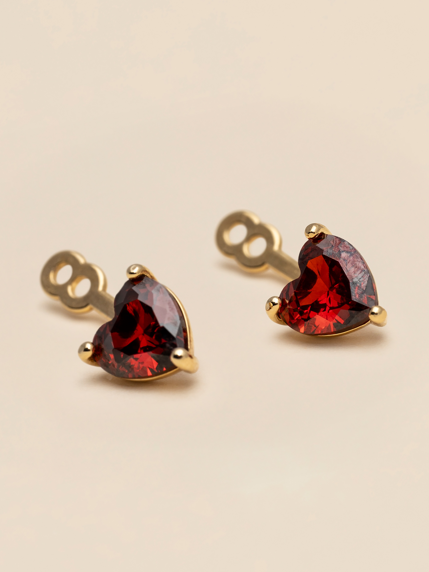 Venus back piece – Garnet