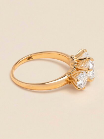 Tiara Trinity Diamond ring 2CT/18K