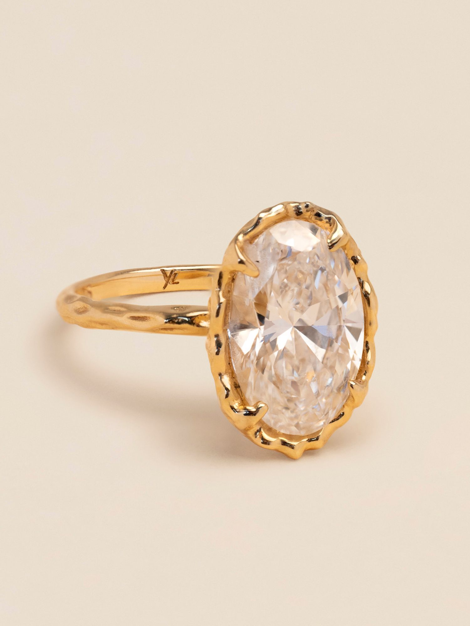 Luminary Diamond ring 3CT/18K IGI certificate