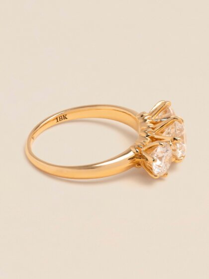 Tiara Trinity Diamond ring 2CT/18K