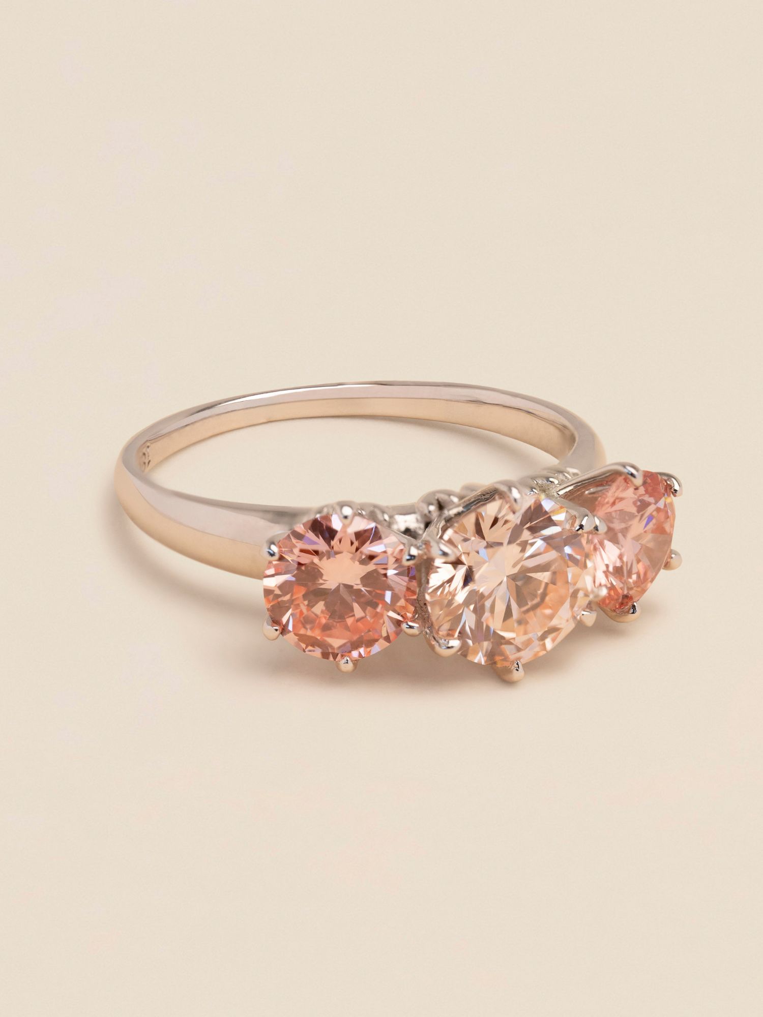 Tiara Trinity Pink Diamond ring 2CT/18K